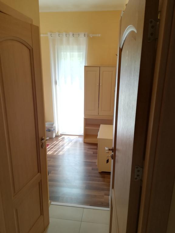 Cinema House Single & Double Rooms & Studio Apartments Pola Esterno foto