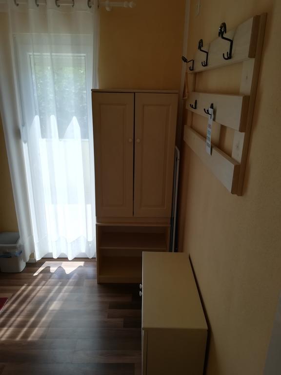 Cinema House Single & Double Rooms & Studio Apartments Pola Esterno foto