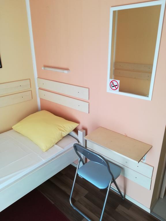Cinema House Single & Double Rooms & Studio Apartments Pola Esterno foto