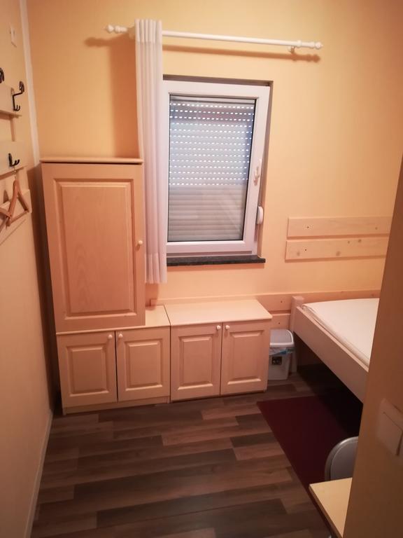 Cinema House Single & Double Rooms & Studio Apartments Pola Esterno foto