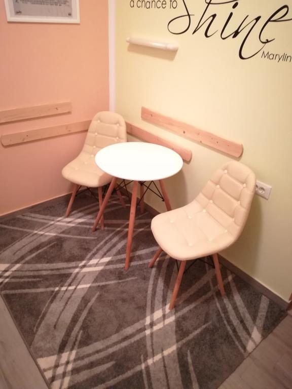 Cinema House Single & Double Rooms & Studio Apartments Pola Esterno foto