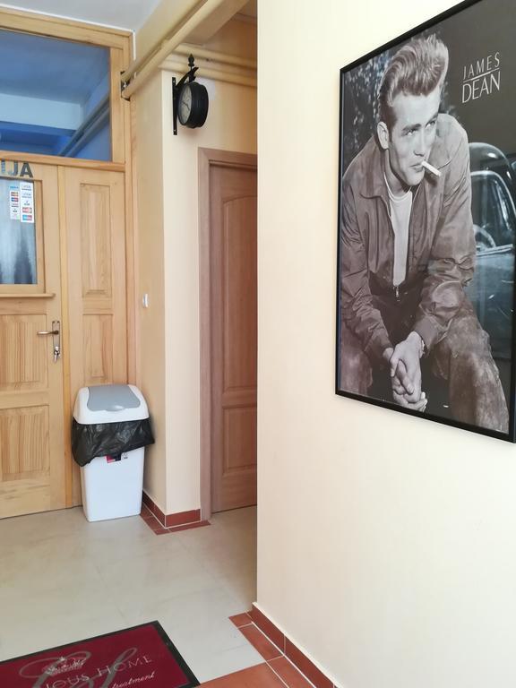 Cinema House Single & Double Rooms & Studio Apartments Pola Esterno foto
